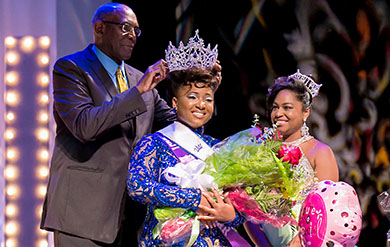 Che'Raina Warner is Crowned Miss UVI by President David Hall