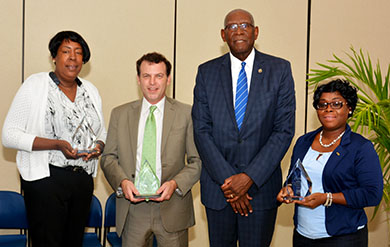 uvi presidential award group photo