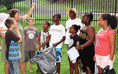 photo of community clean up